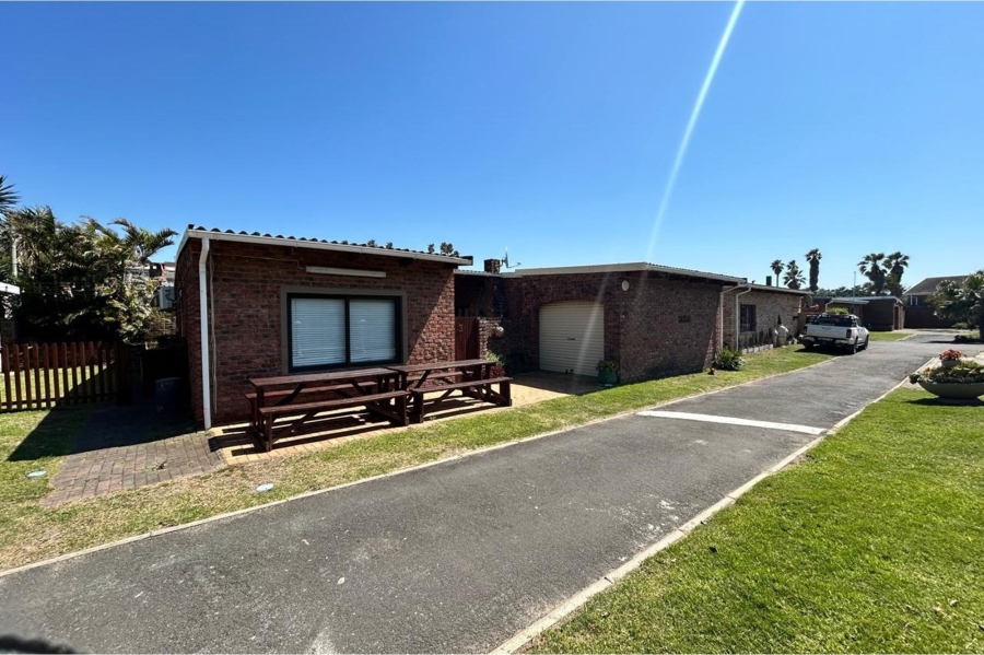 3 Bedroom Property for Sale in Queensberry Bay Eastern Cape